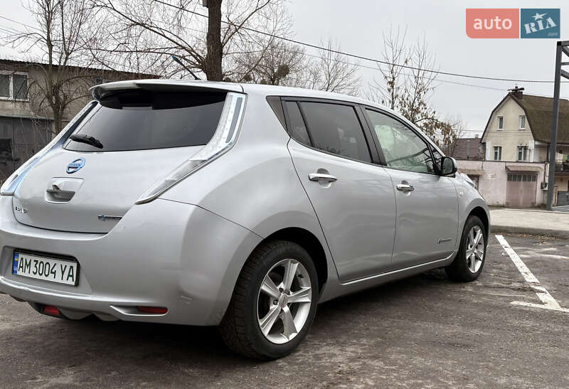Хэтчбек Nissan Leaf 2012 в Житомире