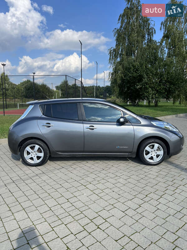 Хэтчбек Nissan Leaf 2014 в Львове