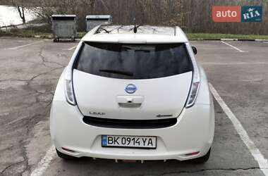 Хэтчбек Nissan Leaf 2011 в Ровно