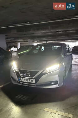 Хэтчбек Nissan Leaf 2020 в Киеве