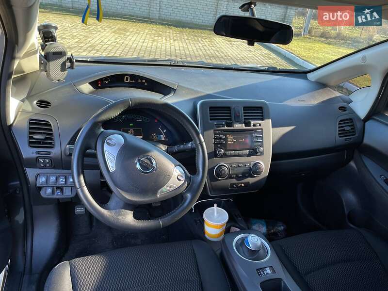 Хэтчбек Nissan Leaf 2015 в Одессе