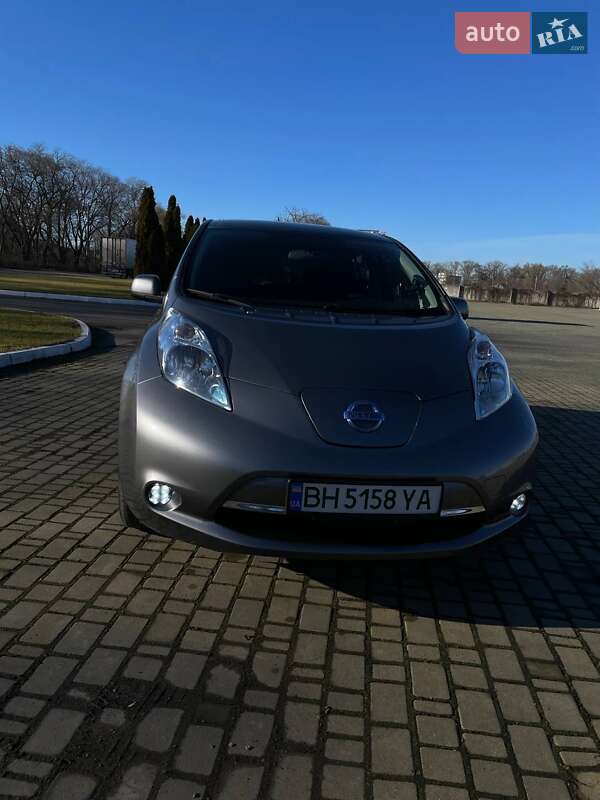Хэтчбек Nissan Leaf 2015 в Одессе