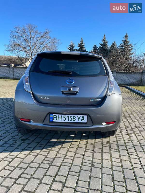 Хэтчбек Nissan Leaf 2015 в Одессе