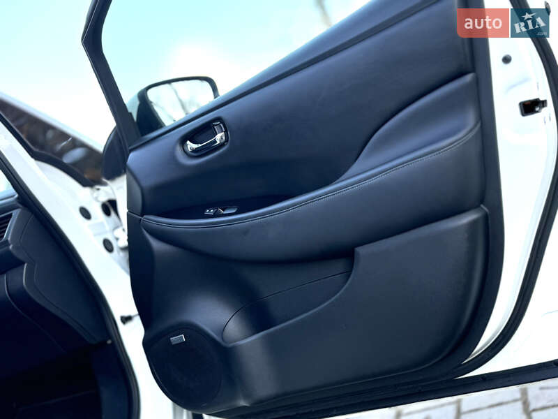 Хэтчбек Nissan Leaf 2019 в Дрогобыче