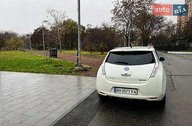 Хэтчбек Nissan Leaf 2012 в Одессе