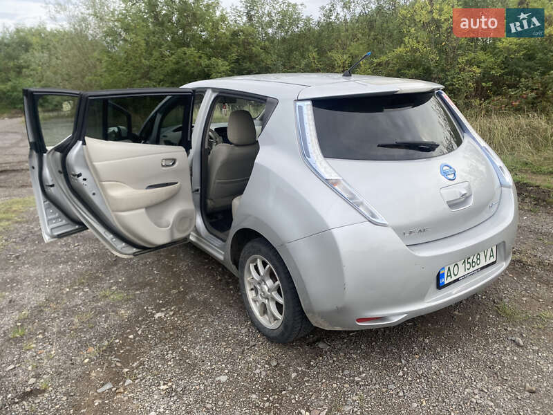 Хетчбек Nissan Leaf 2012 в Ужгороді