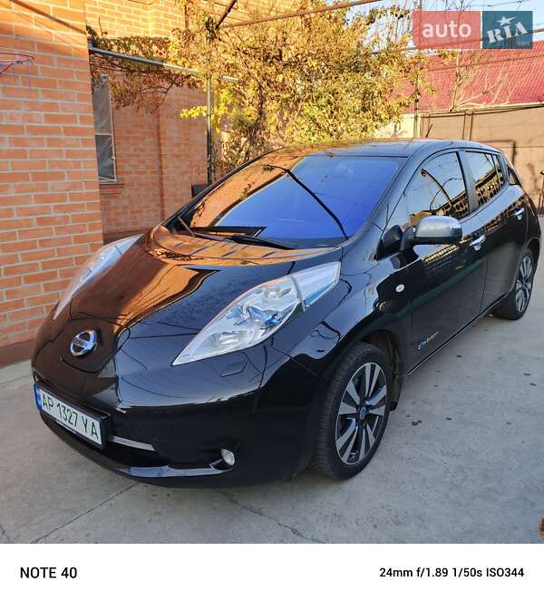 Хэтчбек Nissan Leaf 2014 в Запорожье