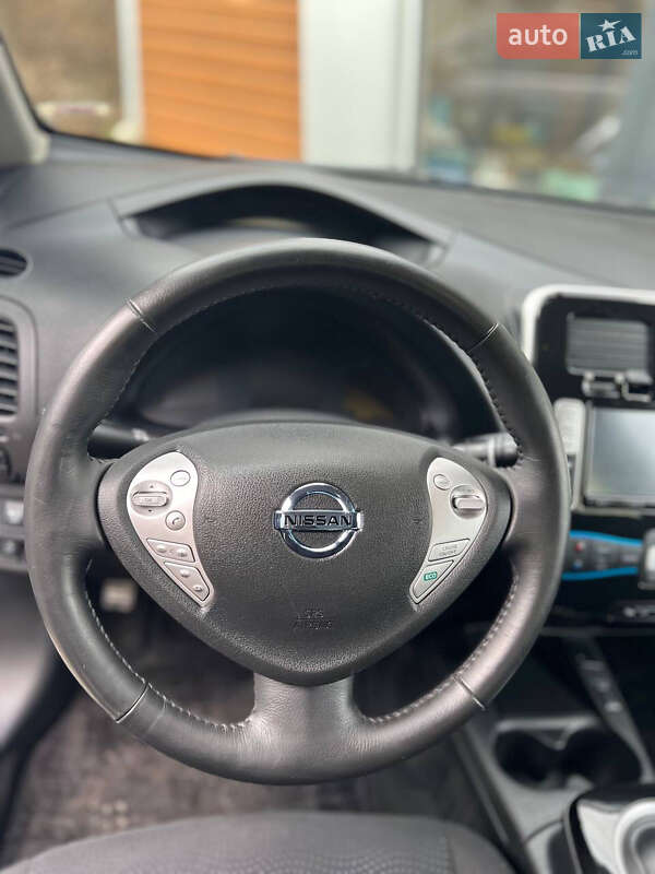 Хетчбек Nissan Leaf 2016 в Запоріжжі