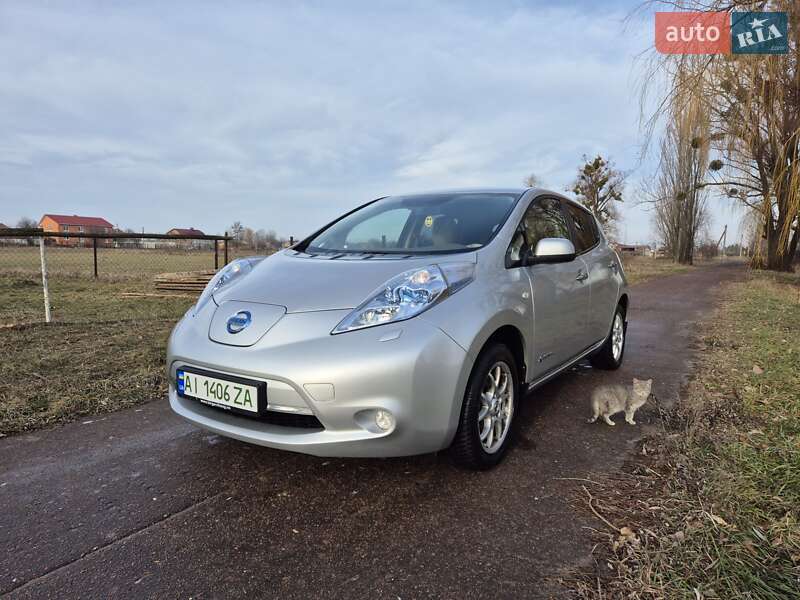 Хэтчбек Nissan Leaf 2012 в Киеве