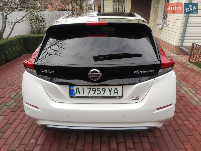 Хэтчбек Nissan Leaf 2023 в Белой Церкви