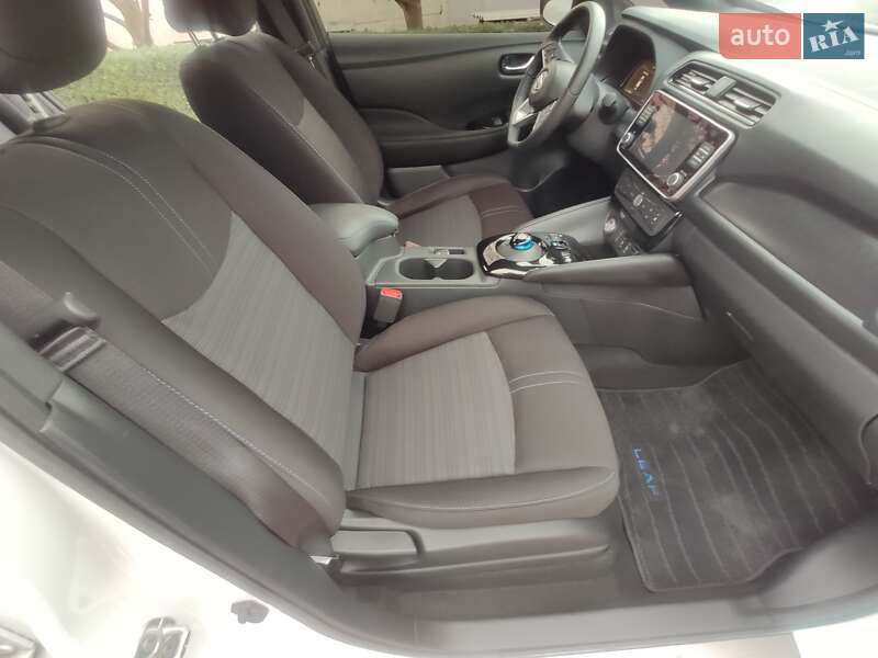 Хэтчбек Nissan Leaf 2023 в Белой Церкви