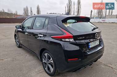 Хетчбек Nissan Leaf 2018 в 