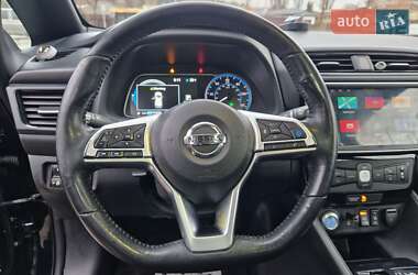Хетчбек Nissan Leaf 2018 в 