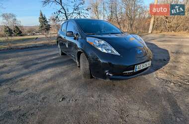 Хетчбек Nissan Leaf 2013 в Дніпрі