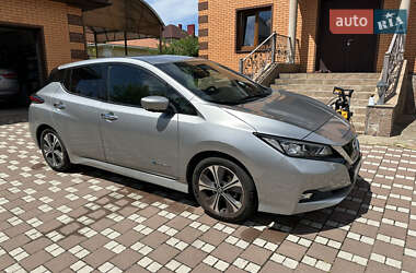 Хэтчбек Nissan Leaf 2018 в 