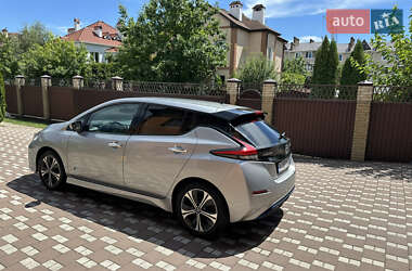 Хэтчбек Nissan Leaf 2018 в 