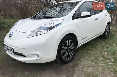 Хетчбек Nissan Leaf 2015 в Чернігові