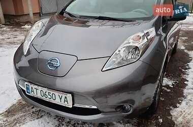 Хэтчбек Nissan Leaf 2014 в 