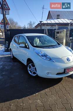 Хэтчбек Nissan Leaf 2012 в Заставной