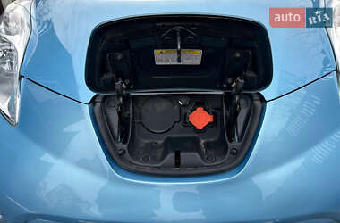 Хэтчбек Nissan Leaf 2015 в 