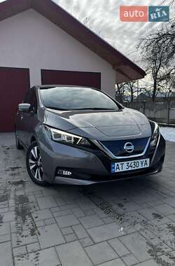Хэтчбек Nissan Leaf 2020 в 