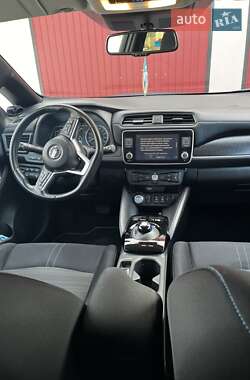 Хэтчбек Nissan Leaf 2020 в 
