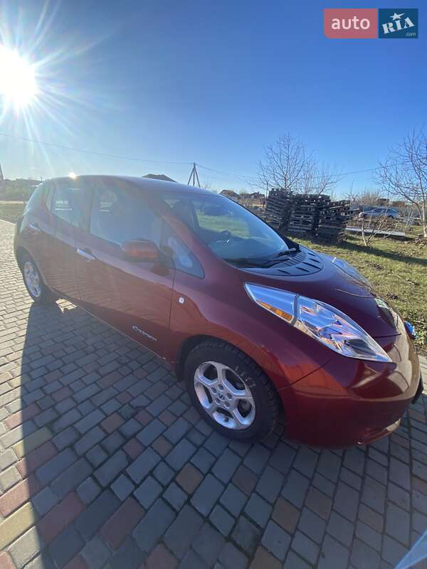 Хетчбек Nissan Leaf 2014 в Черкасах