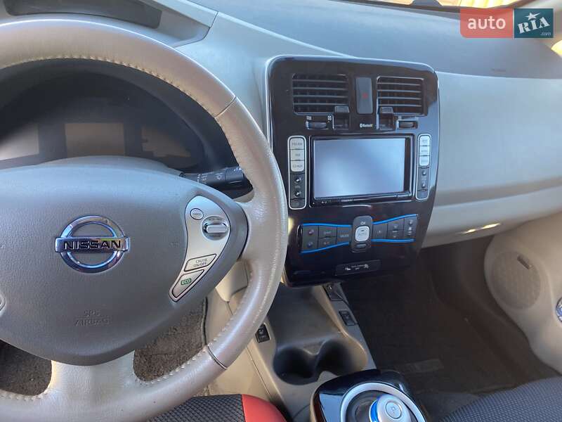 Хетчбек Nissan Leaf 2014 в Черкасах