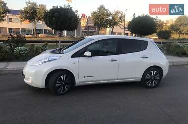 Хетчбек Nissan Leaf 2017 в 