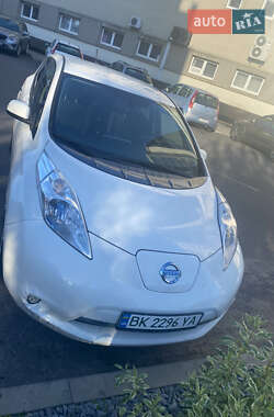 Хетчбек Nissan Leaf 2014 в Рівному