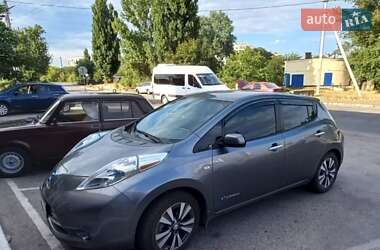 Хетчбек Nissan Leaf 2014 в Кропивницькому