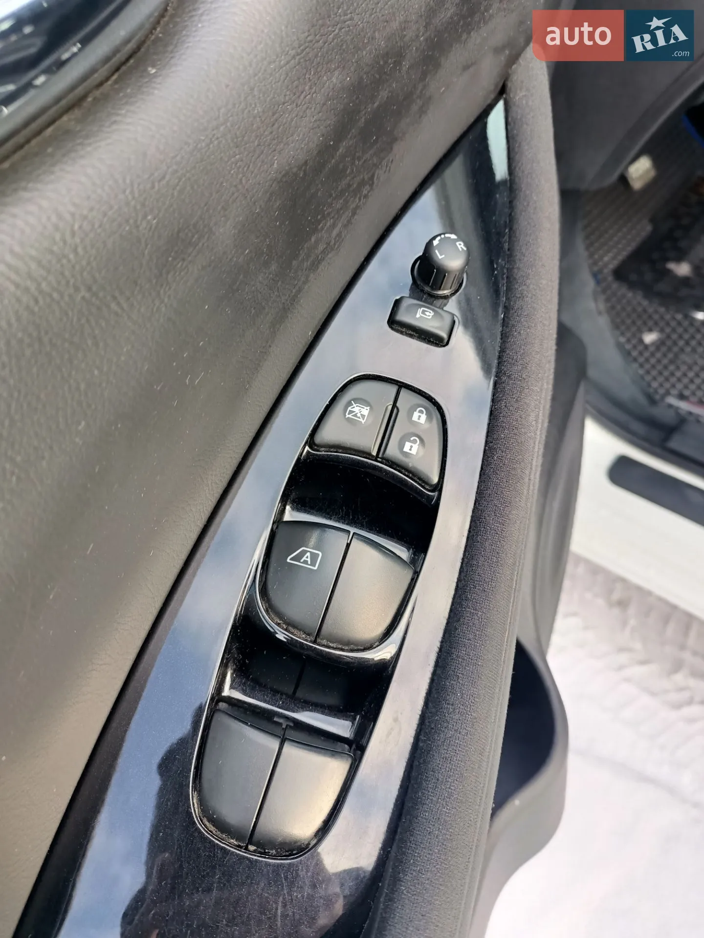 2014 Nissan Leaf - мініатюра 16