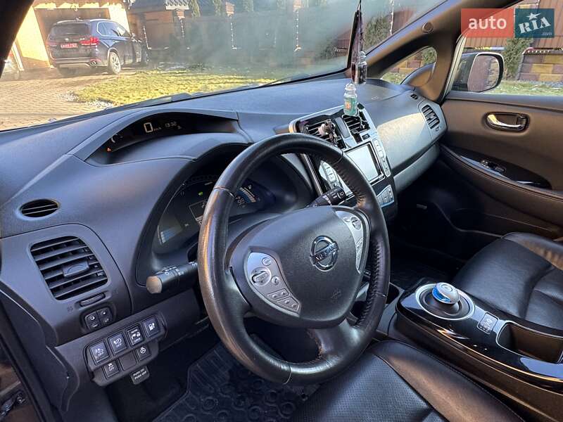 Хэтчбек Nissan Leaf 2016 в Ровно