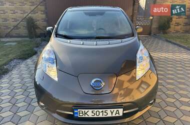 Хэтчбек Nissan Leaf 2016 в 