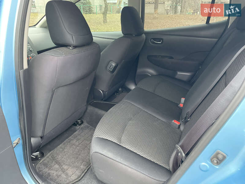 Хетчбек Nissan Leaf 2014 в Дніпрі