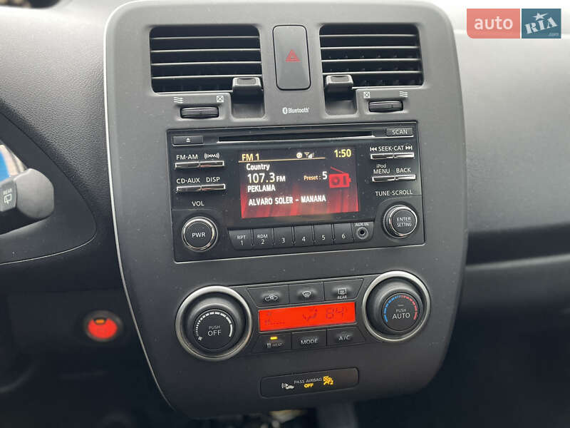 Хетчбек Nissan Leaf 2014 в Дніпрі