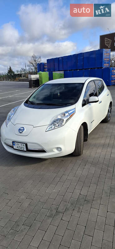Хэтчбек Nissan Leaf 2016 в Умани фото 2 Хэтчбек Nissan Leaf 2016 в Умани