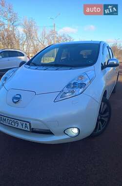 Хэтчбек Nissan Leaf 2013 в Коростене