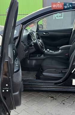 Хетчбек Nissan Leaf 2014 в 
