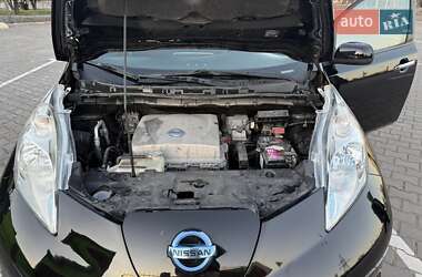 Хетчбек Nissan Leaf 2014 в 