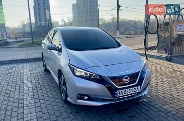 Хэтчбек Nissan Leaf 2020 в 
