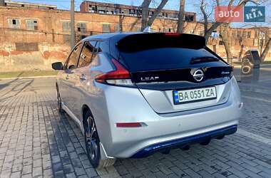 Хэтчбек Nissan Leaf 2020 в 