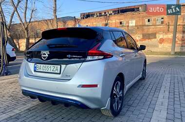 Хэтчбек Nissan Leaf 2020 в 