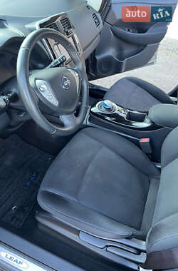 Хетчбек Nissan Leaf 2014 в 