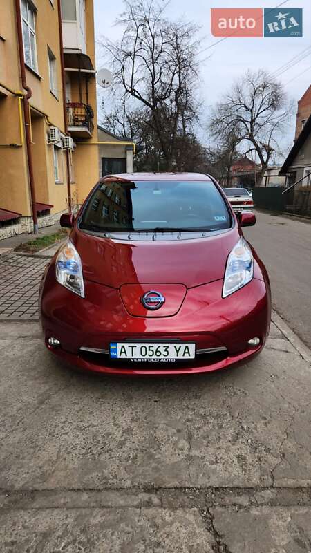 Хетчбек Nissan Leaf 2013 в Івано-Франківську