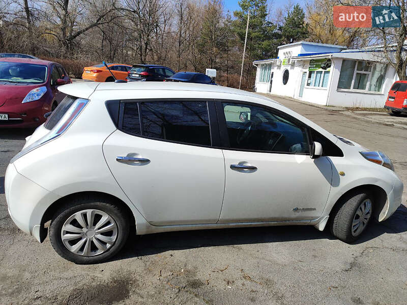 Хэтчбек Nissan Leaf 2014 в Днепре