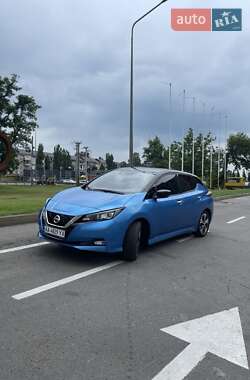 Хэтчбек Nissan Leaf 2021 в Киеве