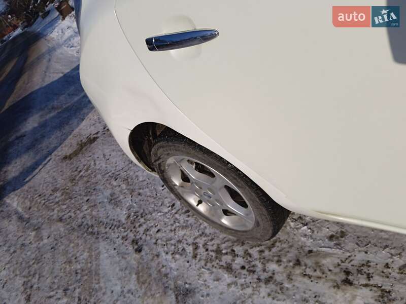 Хэтчбек Nissan Leaf 2012 в Виннице