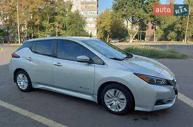 Хэтчбек Nissan Leaf 2018 в 