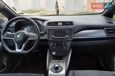 Хэтчбек Nissan Leaf 2018 в 